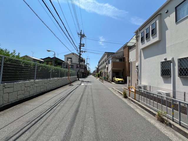 フジパレス摂津香露園の周辺