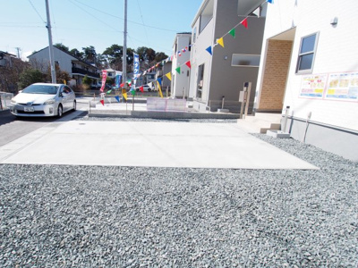 【駐車場】 | Livele Garden.S　鎌田新町　3号棟 | 車での移動に便利です♪