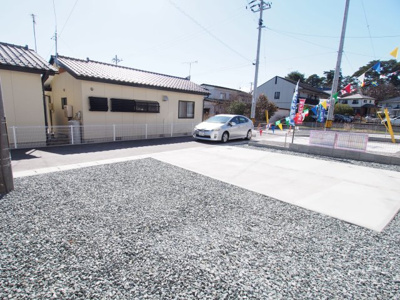 【駐車場】 | Livele Garden.S　鎌田新町　3号棟 | 南側、4mの道路に接しています◎