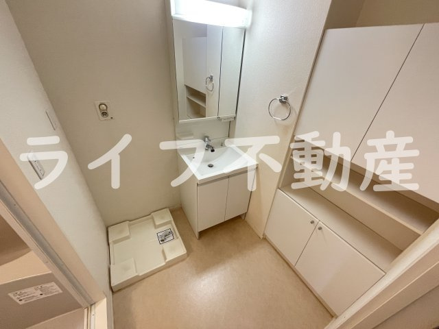 グレイス奥林Aの洗面所|脱衣スペースもあります
