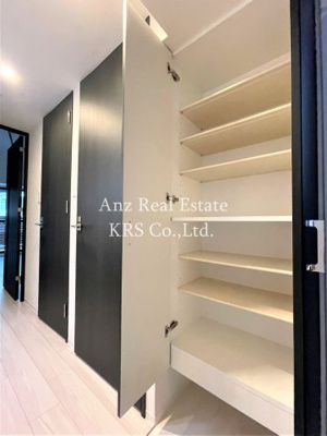 【設備】 | S-RESIDENCE西長堀 | トールタイプの下足箱！玄関はいつも片付きます♪