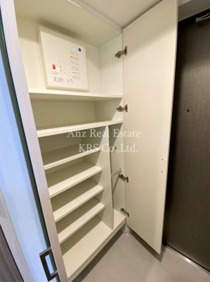 【収納】 | エスリードレジデンス大阪本町 | 傘用収納スペースも備えたシューズボックス！