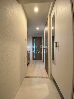 【玄関】 | エスリードレジデンス大阪本町 | 玄関には姿見鏡付きのシューズボックス！