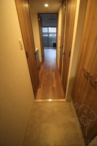 エスリード南森町の玄関