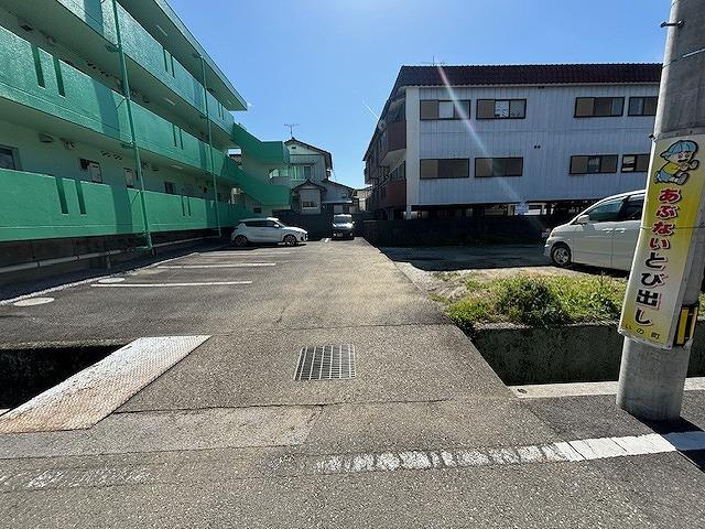 吾川郡いの町枝川の周辺|現況では、隣地の橋梁を使用しています。