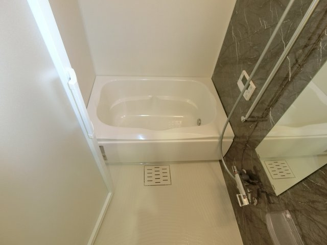 【浴室】 | Radiation Court