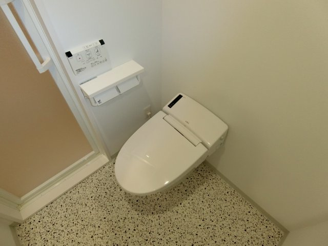 【トイレ】 | Radiation Court