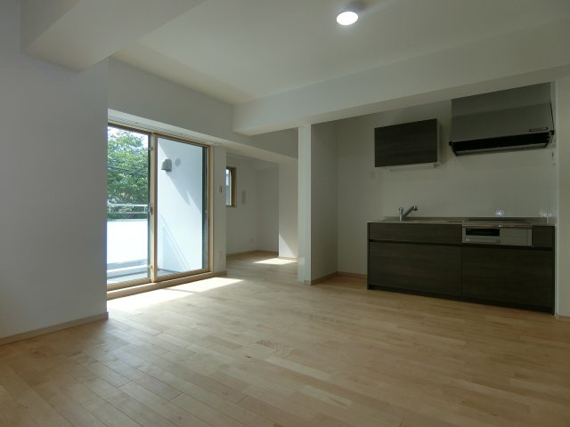 【居間・リビング】 | Radiation Court