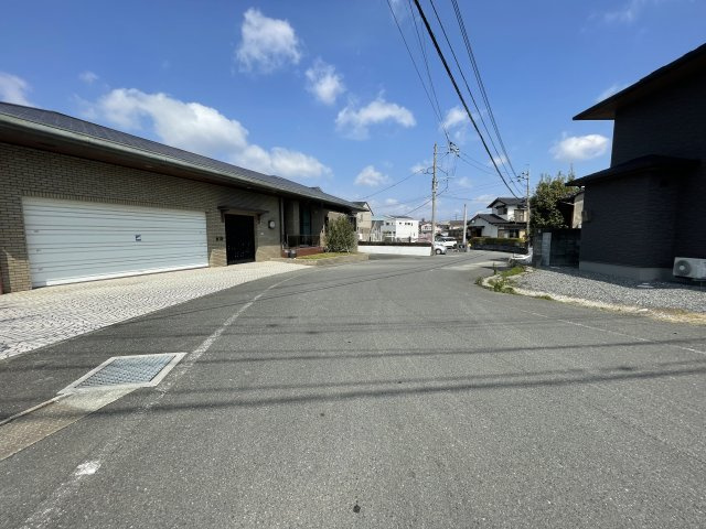 上津町上尾邸の駐車場