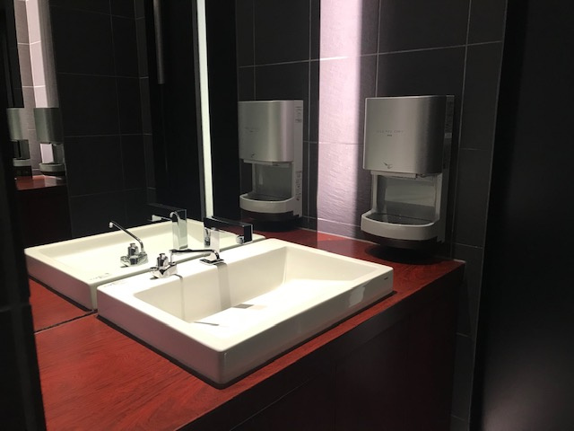 ストロング赤坂ビルディングの洗面所