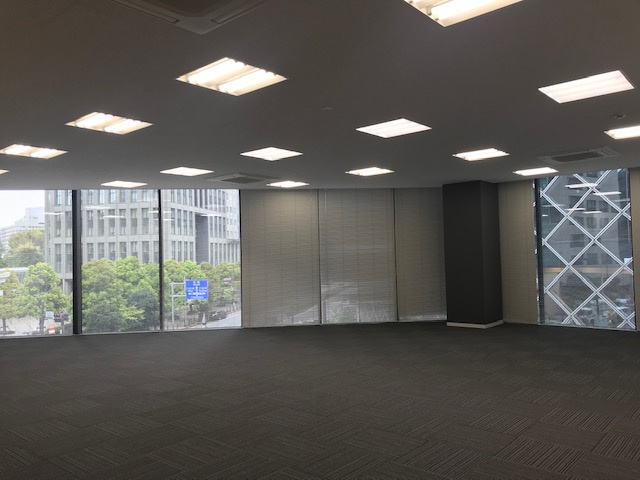 ストロング赤坂ビルディングのエントランス