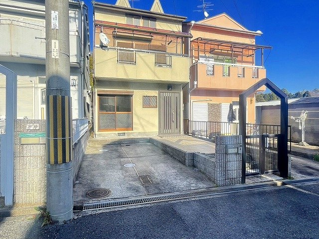 奈良市古市町賃貸戸建の駐車場|駐車場があります