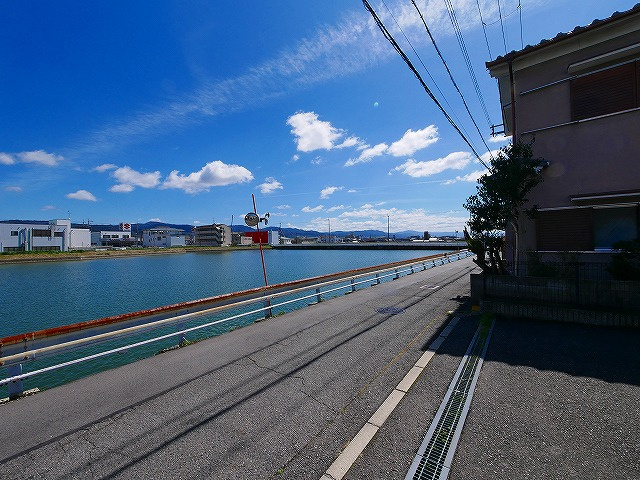 シャンポール売間駐車場の周辺