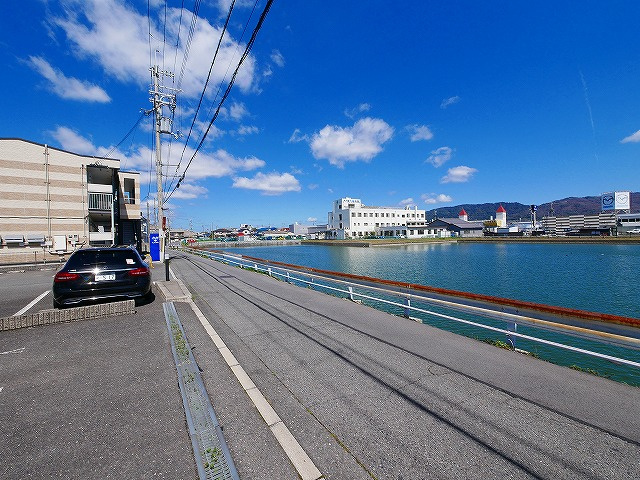 シャンポール売間駐車場