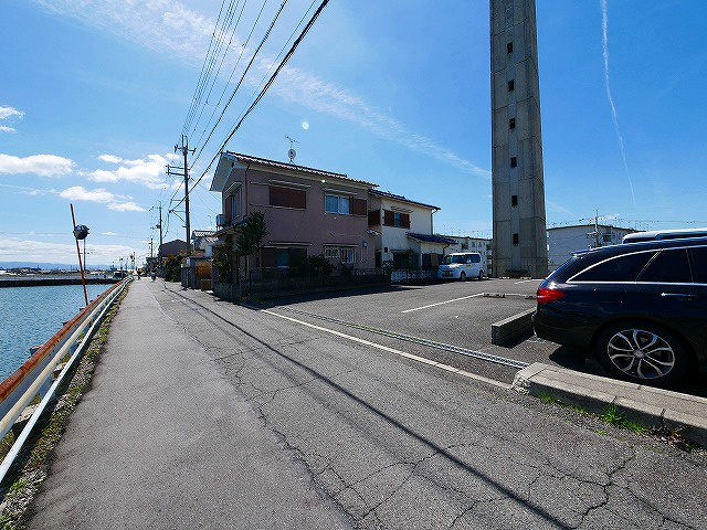 シャンポール売間駐車場