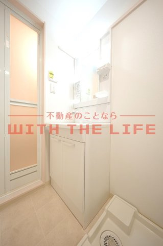 CB久留米シニフィアン【キャッシュバック対象物件】の独立洗面台|独立洗面台、小物を置くことができて便利です