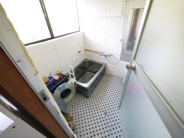 山武郡横芝光町篠本　平家中古戸建の浴室|内装リフォーム済み令和2年10月システムキッチン 敷地約232坪 ５LDK平家+車庫