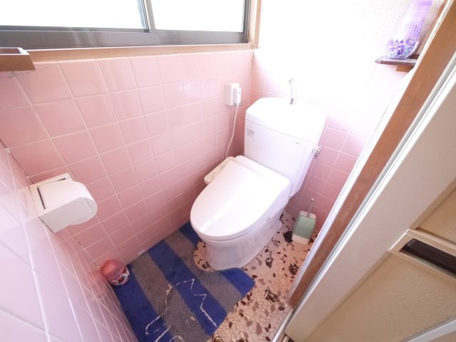 山武郡横芝光町篠本　平家中古戸建のトイレ|内装リフォーム済み令和2年10月システムキッチン 敷地約232坪 ５LDK平家+車庫