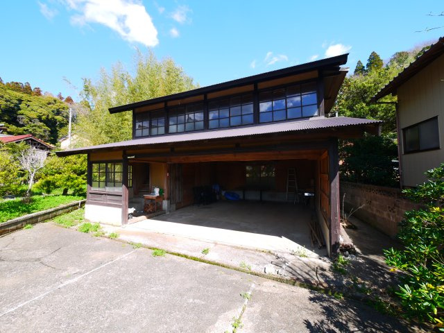 山武郡横芝光町篠本　平家中古戸建の駐車場|内装リフォーム済み令和2年10月システムキッチン 敷地約232坪 ５LDK平家+車庫
