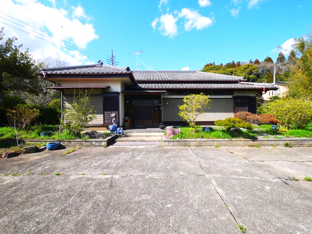 山武郡横芝光町篠本　平家中古戸建の外観|内装リフォーム済み令和2年10月システムキッチン 敷地約232坪 ５LDK平家+車庫