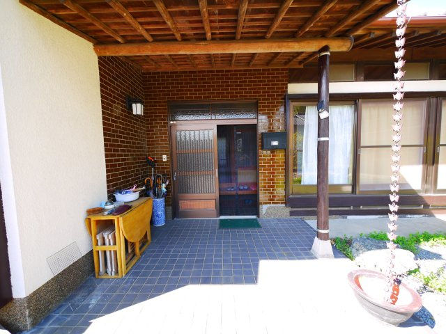 山武郡横芝光町篠本　平家中古戸建の玄関|内装リフォーム済み令和2年10月システムキッチン 敷地約232坪 ５LDK平家+車庫