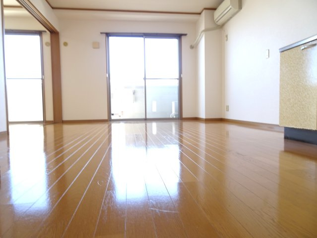 ロイヤル芝原北館の内装