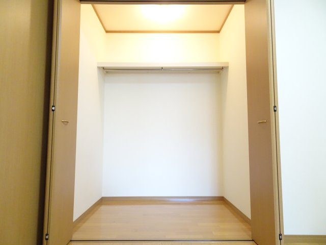 ロイヤル芝原北館の収納