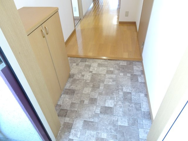ロイヤル芝原北館の玄関