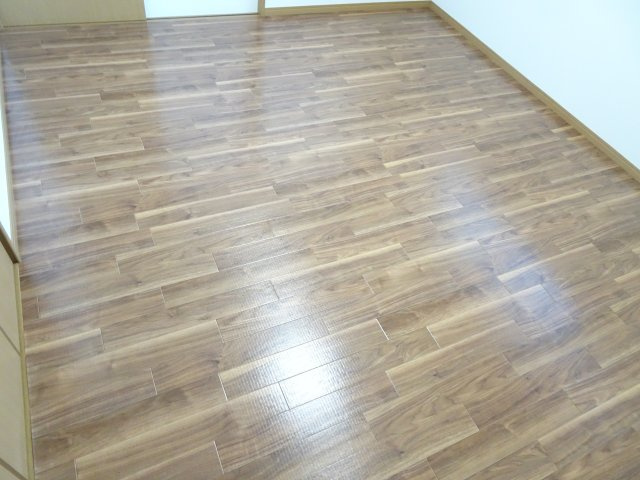ロイヤル芝原北館の洋室