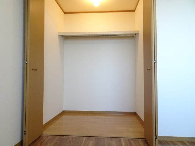 ロイヤル芝原北館の収納
