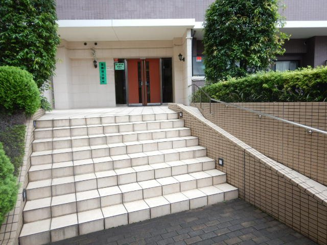 サンクレイドルレヴィール池袋のエントランス