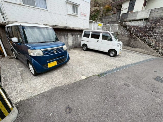 ヴィラ北栄の駐車場