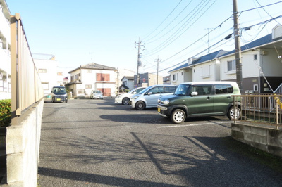 敷地内駐車場　※要空確認