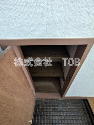 【設備】 | サンハイツ国領 | シューズボックス※クリーニング中の撮影※