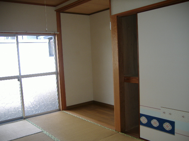 矢原戸建て　収益物件の和室