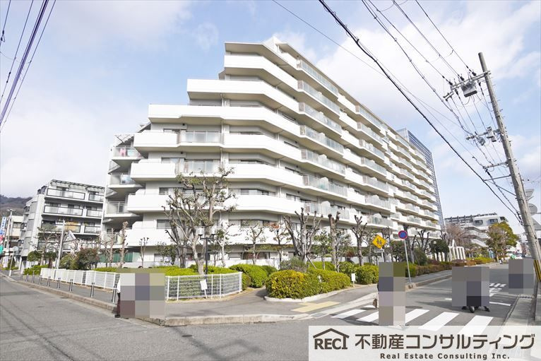 本山ロイヤルマンションの外観