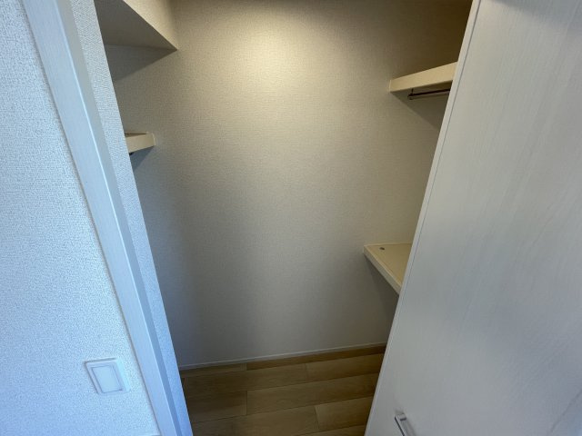アヴェニールイグチⅧの収納|ウォークインクローゼット