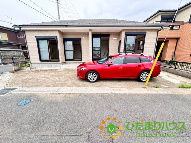 鴻巣市人形1丁目　中古一戸建ての駐車場