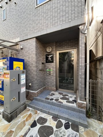 プラチナムファースト８のエントランス