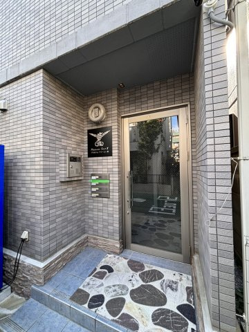 プラチナムファースト８のエントランス