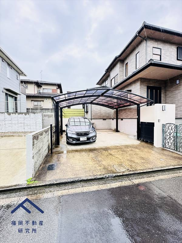 東区青葉3丁目　戸建ての駐車場