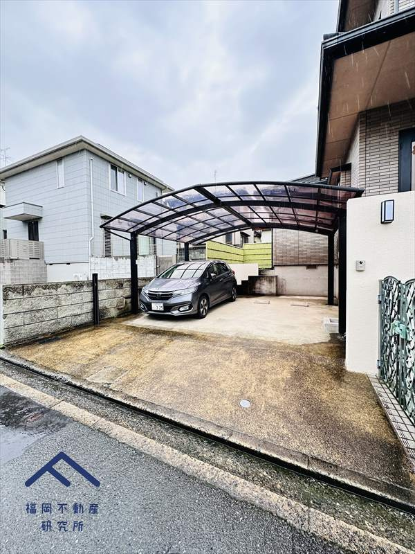 東区青葉3丁目　戸建ての駐車場