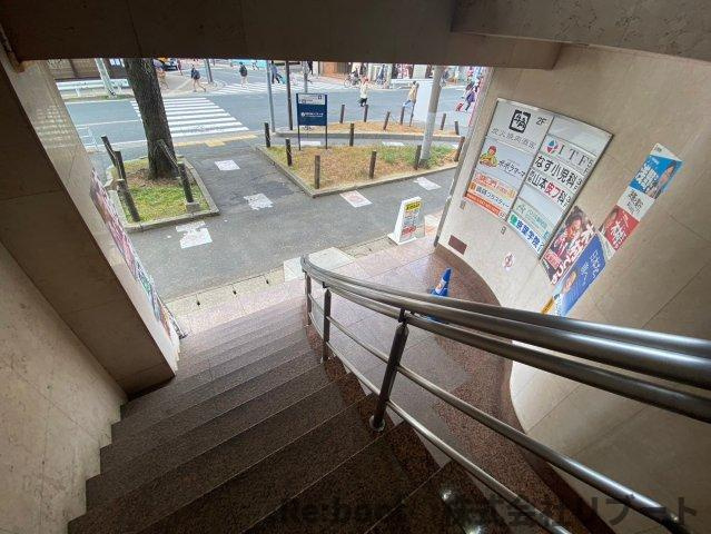 木村建設工業ビルのエントランス