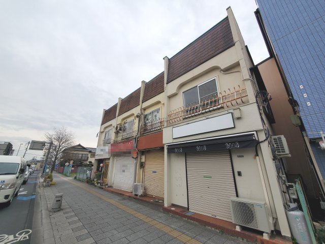 岩槻フリースペース付住宅のエントランス