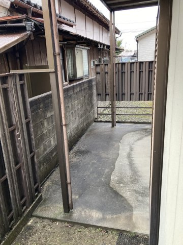津市上弁財町の中古一戸建の庭