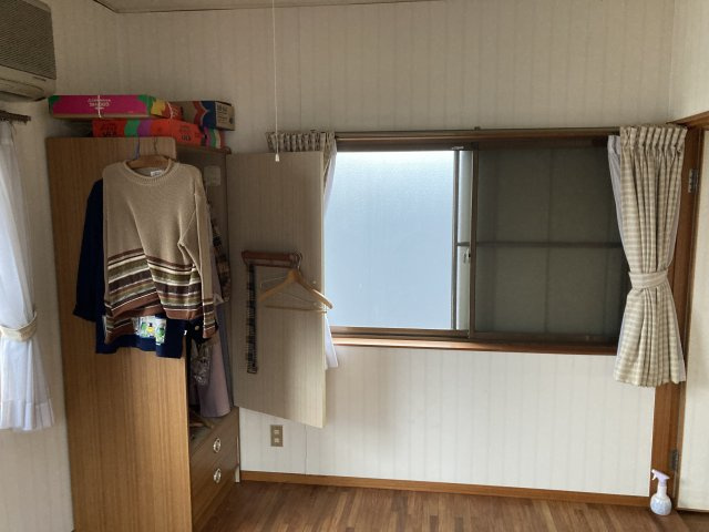 津市上弁財町の中古一戸建の洋室