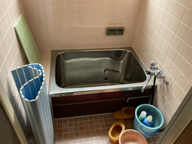 津市上弁財町の中古一戸建の浴室