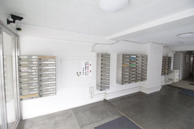 日吉第5コーポ別館のエントランス