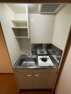 【キッチン】 | ケイ・ガリアーノ | 別号室の写真になります。現況優先。