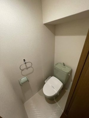 【トイレ】 | ケイ・ガリアーノ | 別号室の写真になります。現況優先。